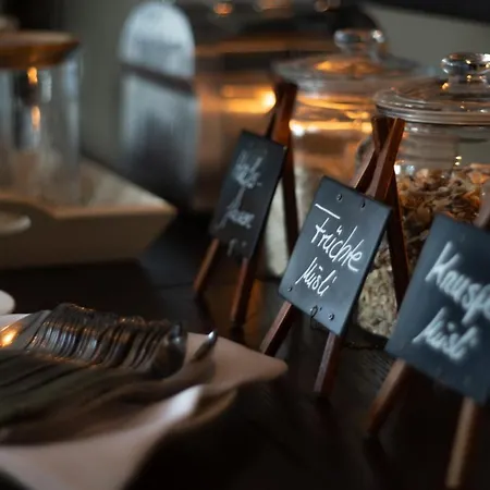 & Restaurant Venner Moor سيندن