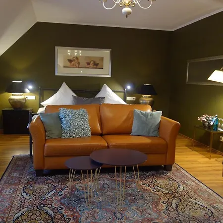 & Restaurant Venner Moor 3* سيندن