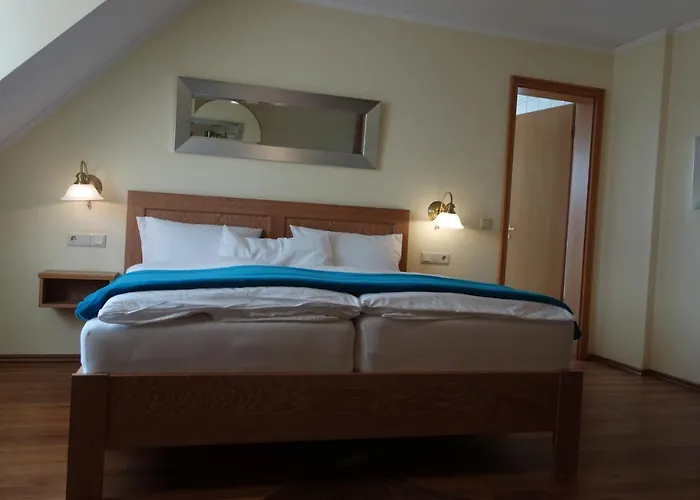 & Restaurant Venner Moor 3* سيندن